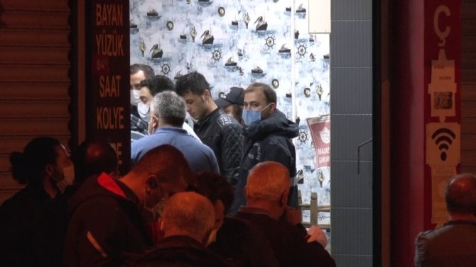 Pendik’te bir kafede oturan şahıslara silahlı saldırı; 1 ölü 1’i ağır 3 yaralı