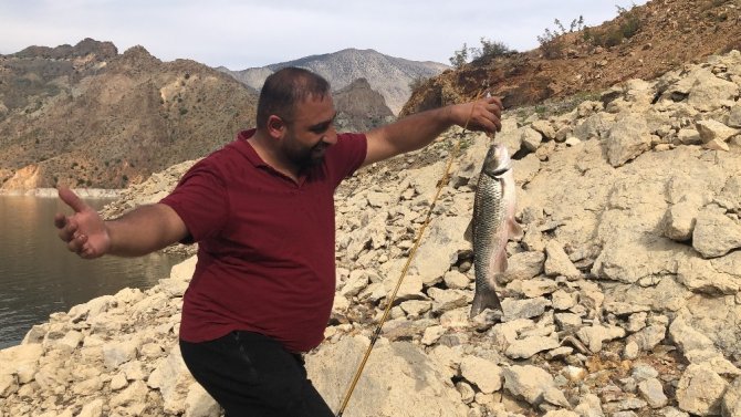 Karslı amatör balıkçılardan belgesel tarzında balık avı