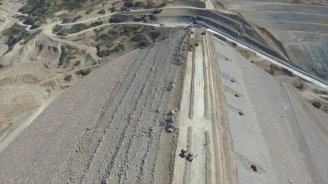 Elazığ'da yapımı devam eden Kanatlı Barajı'nda sona doğru