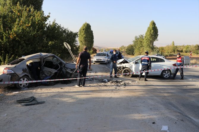 Elazığ'daki trafik kazasında ağır yaralanan 4 kişiden 2'si hayatını kaybetti