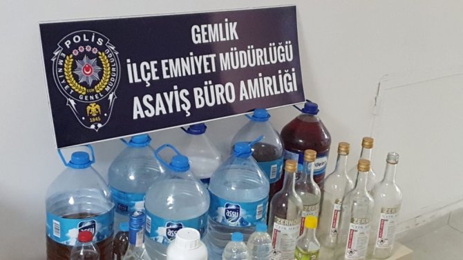 Bursa’da 160 litre kaçak içki ele geçirildi