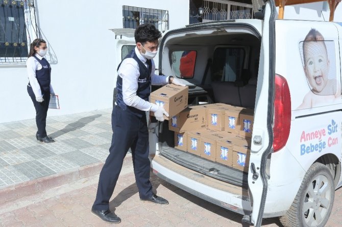 Gaziantep’te anne adaylarına 943 bin litre süt dağıtıldı