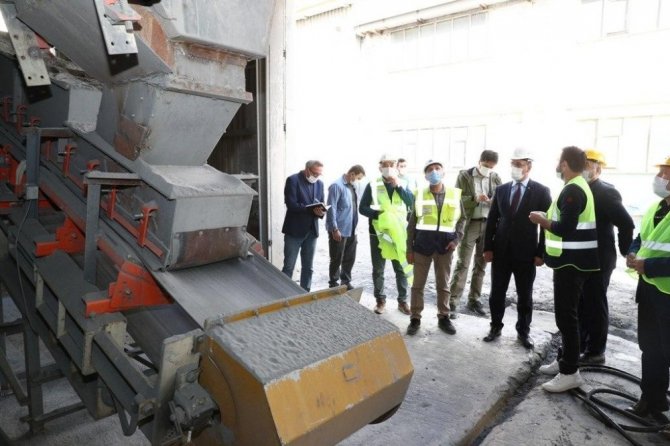 Vali Balcı, Cumhuriyet tarihinin ilk antimuan madenini gezdi