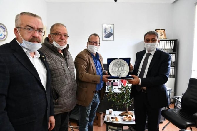 Balıkesir Valisi Hasan Şıldak Edremit’te ziyaretlerde bulundu
