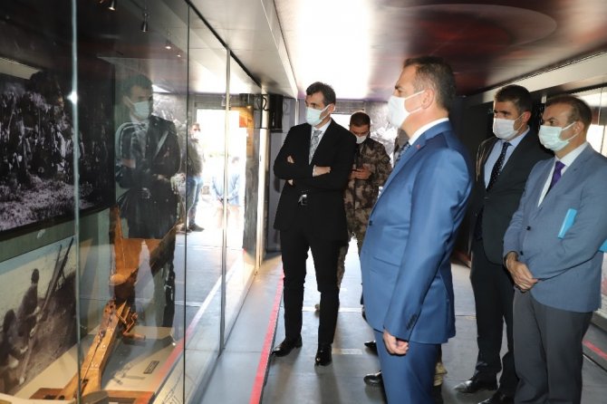"Çanakkale Savaşları Mobil Müzesi" Hakkari’de