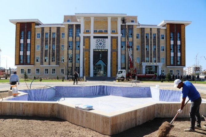 Tuşba Belediyesinin hizmet binası basına tanıtıldı