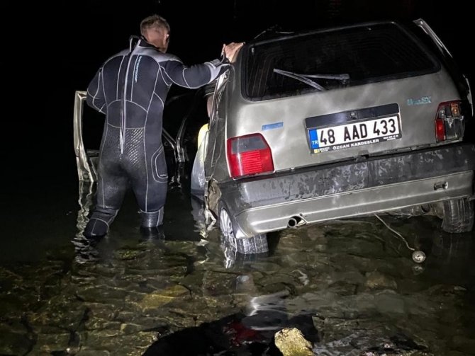 Fethiye’de denize düşen otomobildeki 2 kişi yaralandı