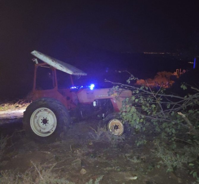 Şarampole uçan traktör sürücüsü ağır yaralandı