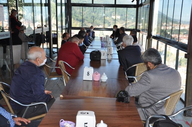 Başkan Biçer, muhtarlar ve gazetecilerle kahvaltıda buluştu