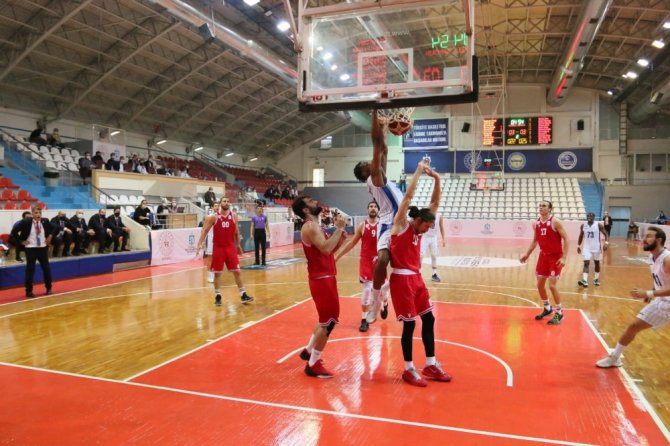 Erkekler Basketbol 1. Ligi: Kocaeli BŞB Kağıtspor: 75 - Samsunspor: 62