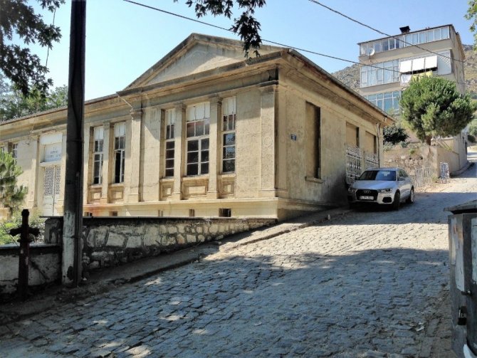 Balıkesir Büyükşehir Belediyesi tarihi yapıları şehre kazandırıyor