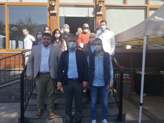 AK Parti’de Çopuroğlu’ndan yeni yönetim ile ilk fotoğraf