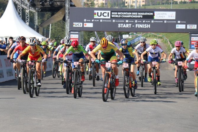 Dünya Dağ Bisikleti Maraton Şampiyonası ’Elite kadınlar’ kategorisinin startı verildi