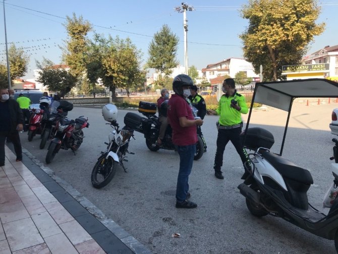 Polis ekipleri motosikletler üzerine uygulama yaptı