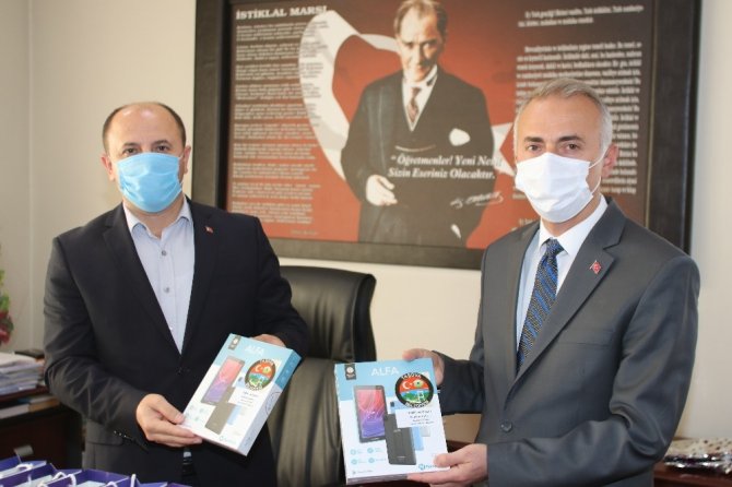 Başkanı Öztürk’ten tablet kampanyasına destek