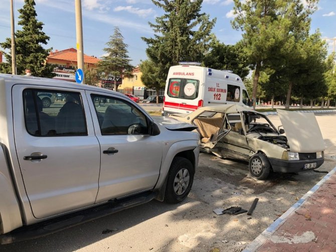 Burdur’da trafik kazası: 2’si çocuk 7 yaralı