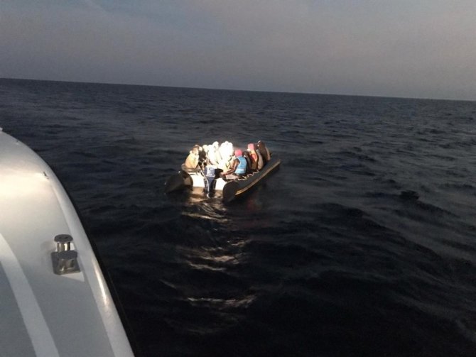 Yunanistan ölüme terk etti, Türk Sahil Güvenlik ekipleri kurtardı