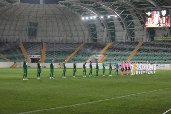 TFF 1. Lig: Akhisarspor: 1 - Bursaspor: 1 (İlk yarı sonucu)