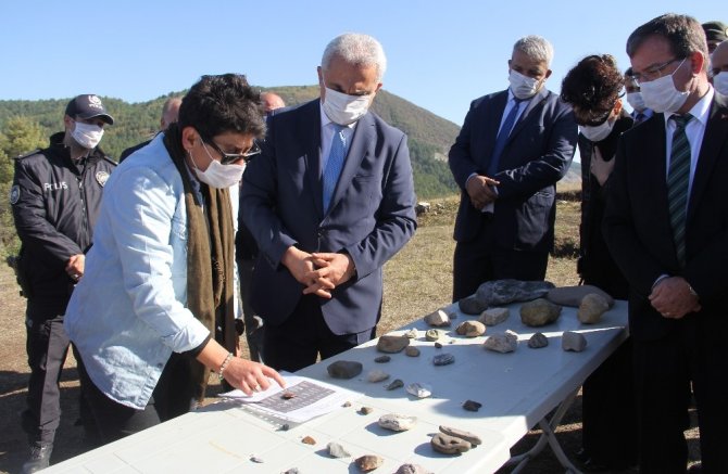 Ezber bozan 12 bin yıllık Kahin Tepe’de kazı çalışmalarına yerinde inceleme