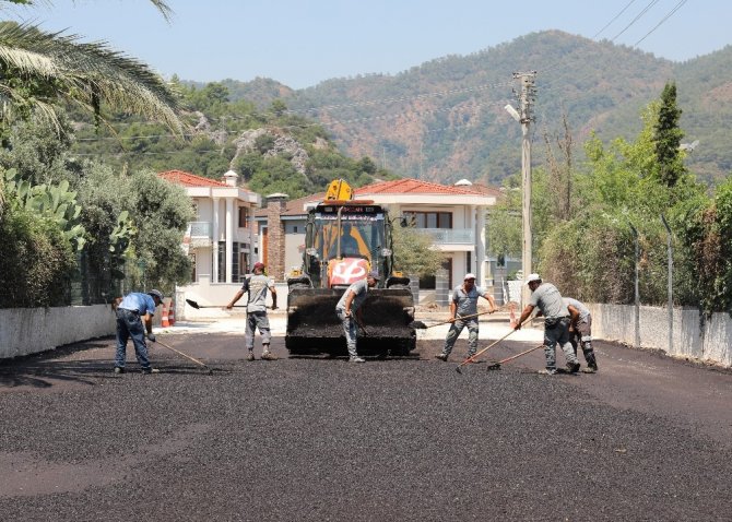 Marmaris’te 50 bin metrekare asfalt serimi yapıldı