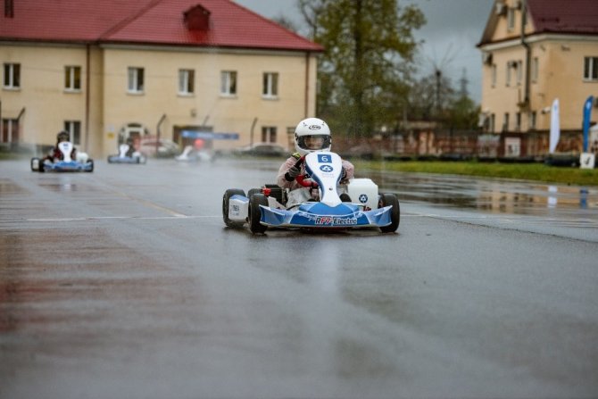 Rosatom, ilk Rus elektrikli otomobil yarışında arabaları lityum iyon pillerle donatıyor