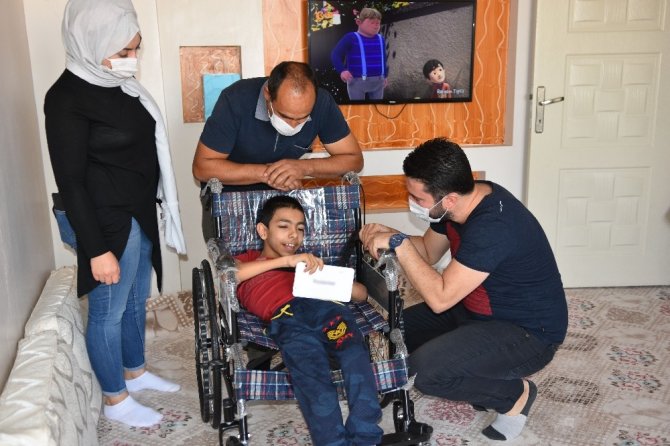Yürüme engelli Diyar’ın tablet hayali gerçek oldu