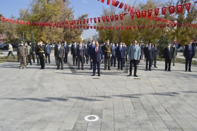 Ağrı’da 29 Ekim Cumhuriyet Bayramı dolayısıyla tören düzenlendi