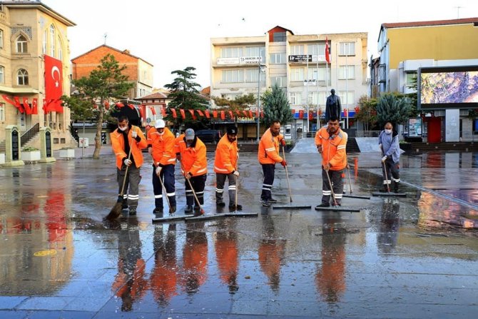 Aksaray’da cadde ve sokaklar yıkanıyor