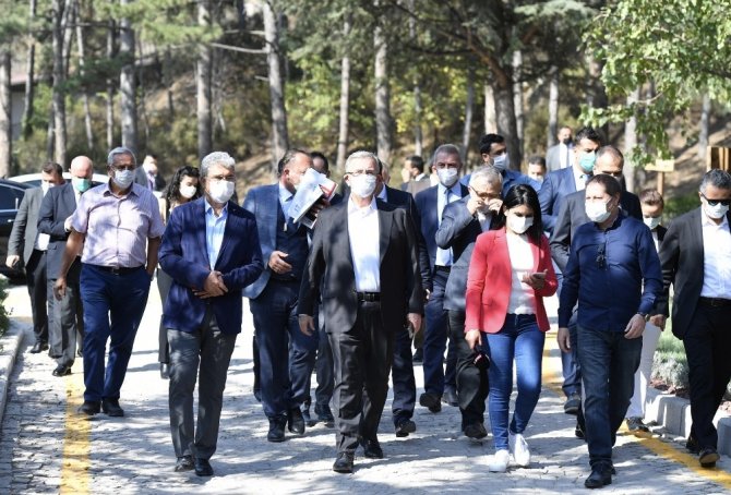 Ankara Büyükşehir Belediye Başkanı Yavaş medya temsilcileri ile bir araya geldi