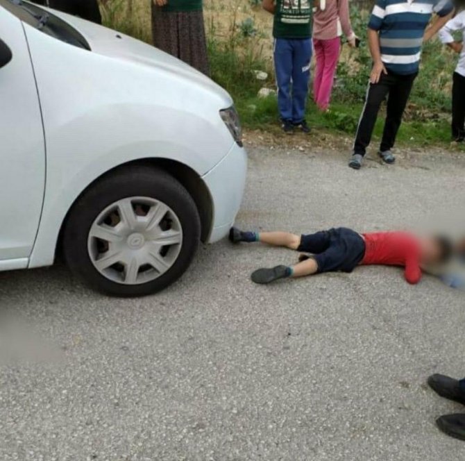 Bursa’da oyun oynayan çocuğa araç çarptı o anlar kameraya yansıdı