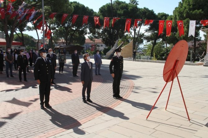 Kuyucak’ta Atatürk anıtına çelenk sunuldu