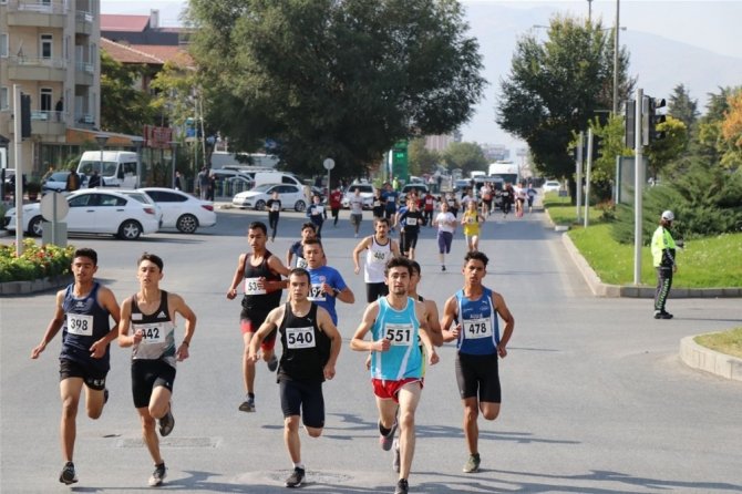 Erzincan’da Cumhuriyet koşusu yapıldı