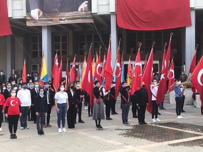 Zonguldak’ta 29 Ekim öncesi çelenk sunuldu