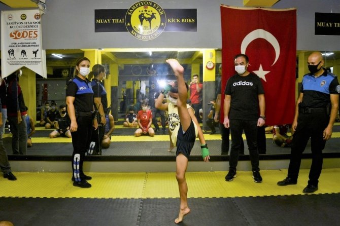 Adana polisi sporcuları sosyal medyadaki tehlikelere karşı uyardı