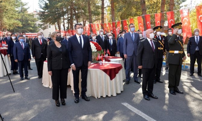 Erzurum’da 29 Ekim Cumhuriyet Bayramı tebrikat töreni