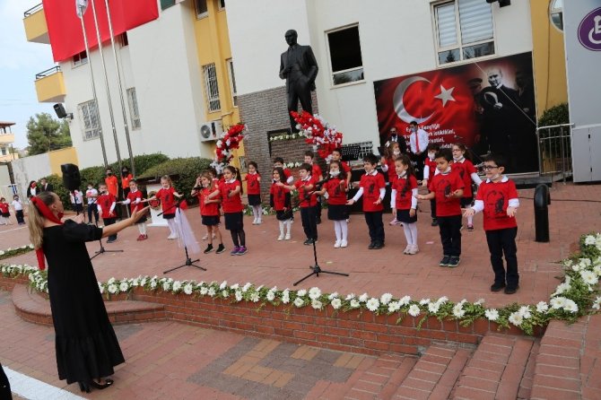 Gaziantep Kolej Vakfı’nda Cumhuriyet coşkusu