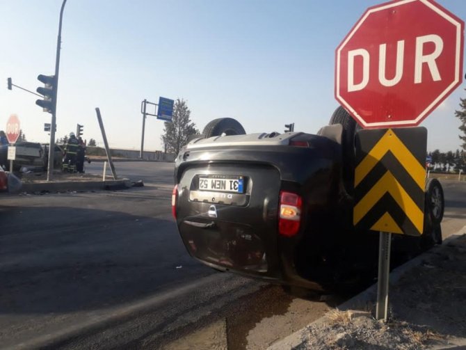 Ceyhan’da otomobiller çarpıştı: 1 ölü, 1 yaralı