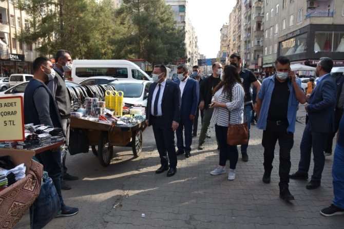 Başkan Beyoğlu, bakıma alınan Sakarya Caddesinde incelemelerde bulundu