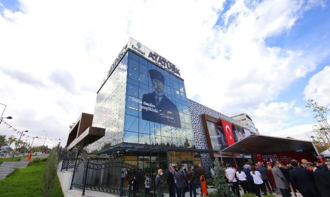 Mustafa Kemal Atatürk Spor Merkezi hizmete açıldı