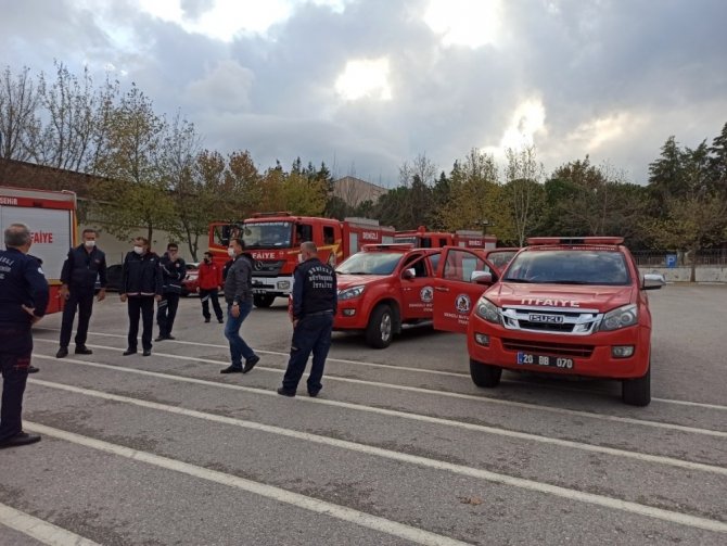 Ege’deki yardım ekipleri İzmir depremi için yola çıktı