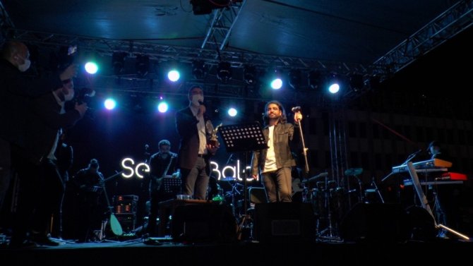 Kartal’da 29 Ekim Cumhuriyet Bayramı Arabalı konserle kutlandı