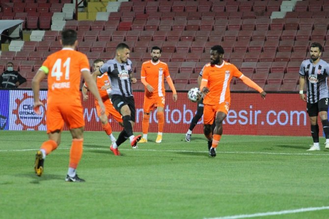 TFF 1. Lig: Balıkesirspor: 0 - Adanaspor: 2 (İlk yarı)