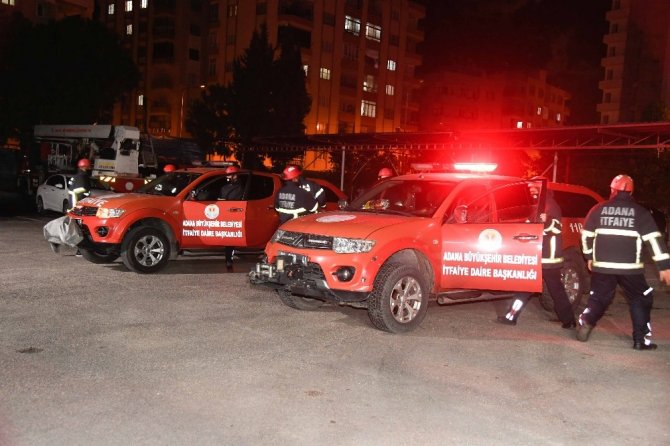 Adana’dan İzmir’e 8 kişilik uzman ekip gönderildi