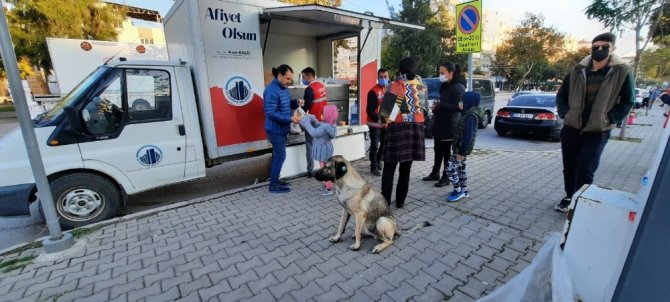 Ankara’dan İzmir’deki depremzede vatandaşlara destek