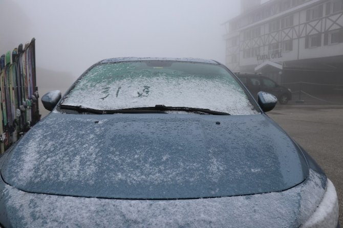 Bolu Kartalkaya’ya yılın ilk karı düştü