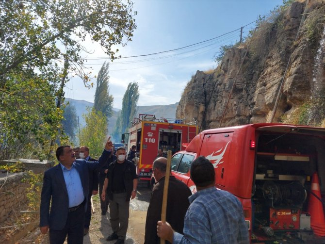Malatya Büyükşehir Belediye Başkanı Gürkan, yangın söndürme çalışmasına katıldı