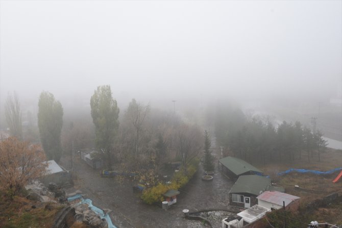 Kars'ta etkili olan sis ve Ardahan'daki pus güzel görüntüler oluşturdu