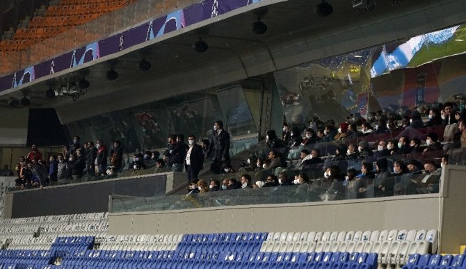 UEFA Şampiyonlar Ligi: Medipol Başakşehir: 2 - Manchester United: 1 (Maç sonucu)