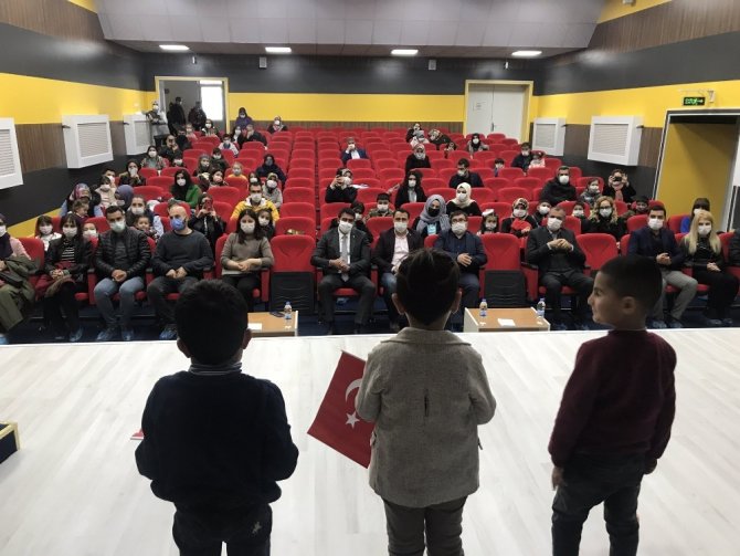 “Uzay Haftası Etkinlikleri” kapsamında düzenlenen yarışmanın kazananları ödüllerine kavuştu