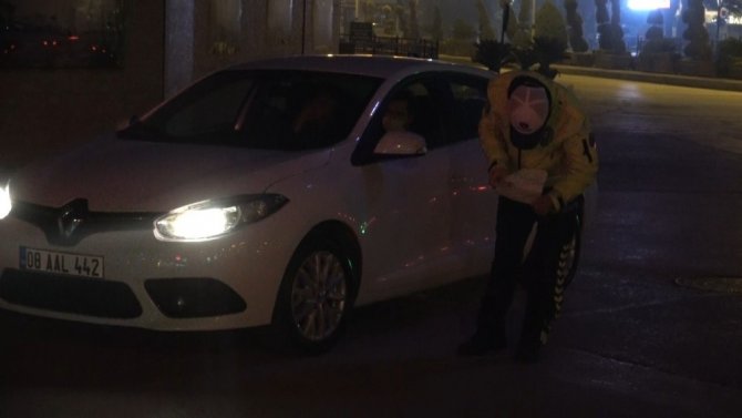 Polis ekiplerinden ’Sokağa çıkma yasağı’ denetimi